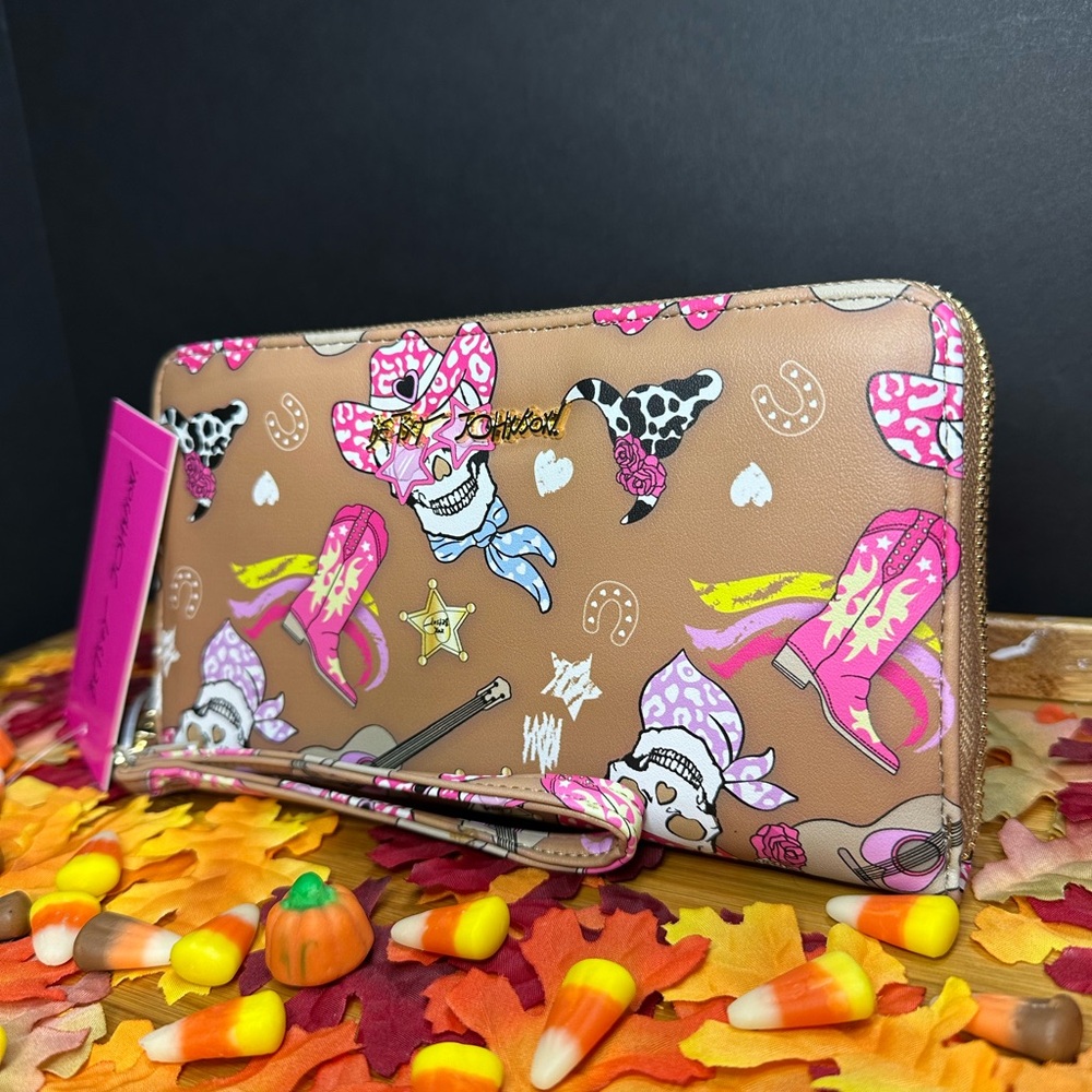 Betsey Johnson Tan Wristlet with Haunted Cowgirl design - Picture 3 of 6